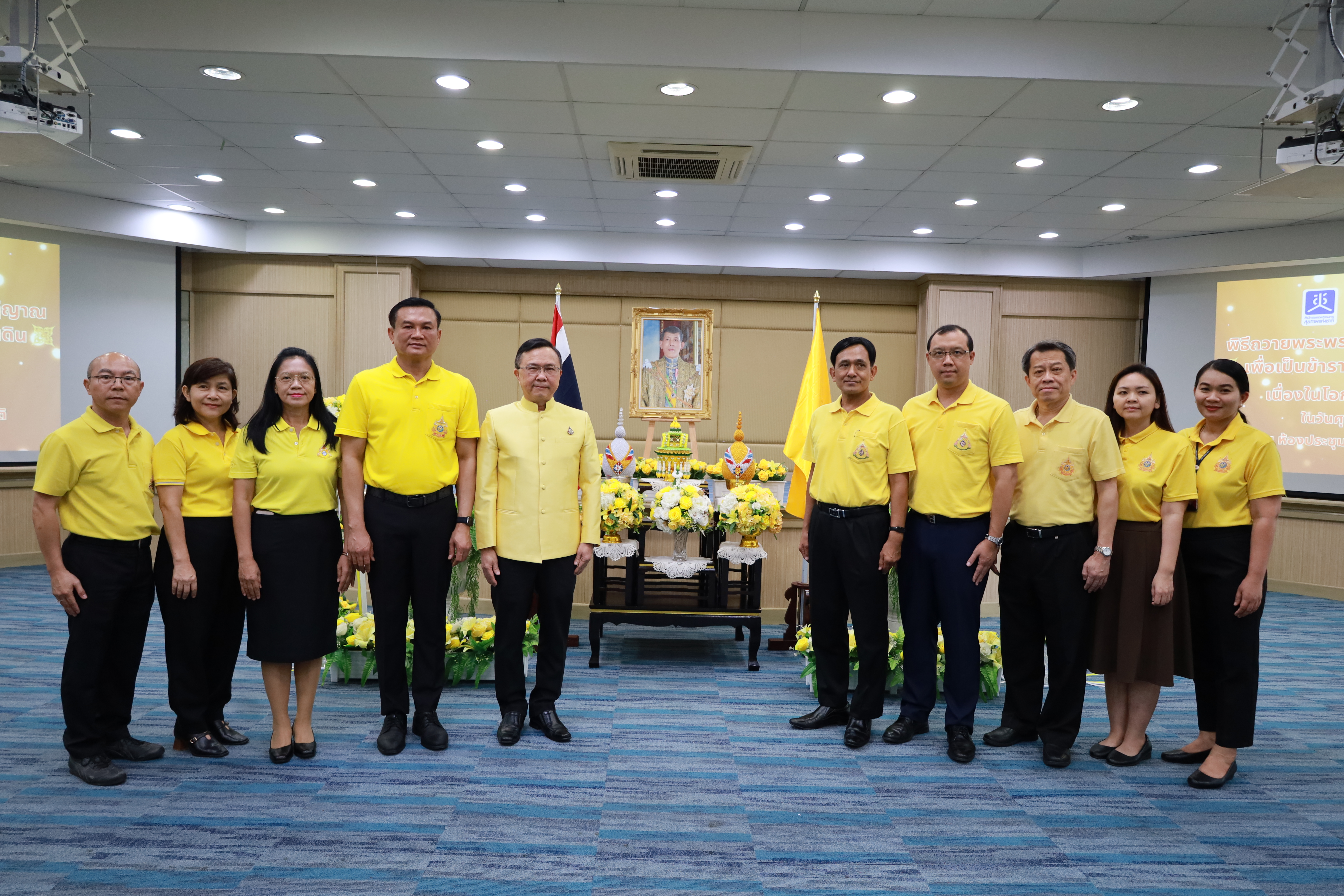 เลขาธิการ คสช. ร่วมพิธีถวายพระพรชัยมงคลและพิธีถวายสัตย์ปฏิญาณเพื่อเป็นข้าราชการที่ดีและพลังของแผ่นดิน